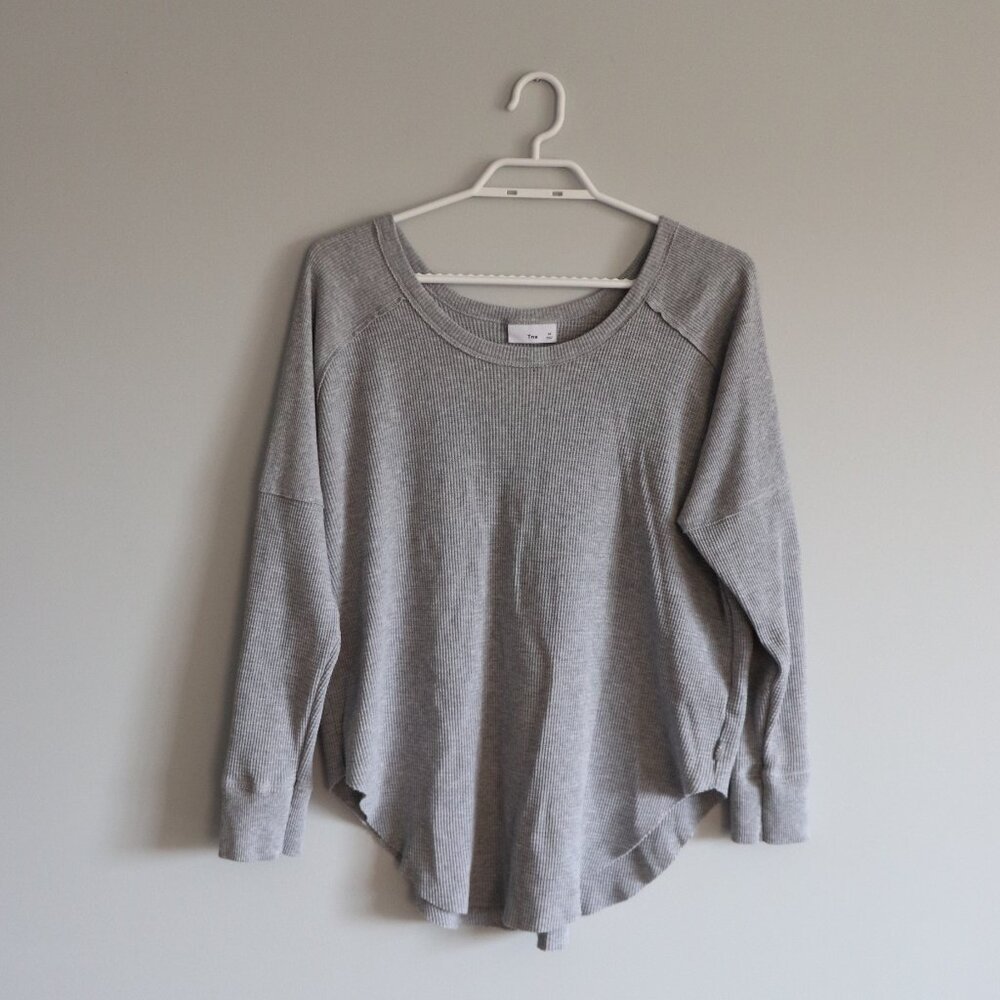 TNA Women's Sz M Grey Alder Crewneck Waffle Knit Thermal Long Sleeve Stretch Top